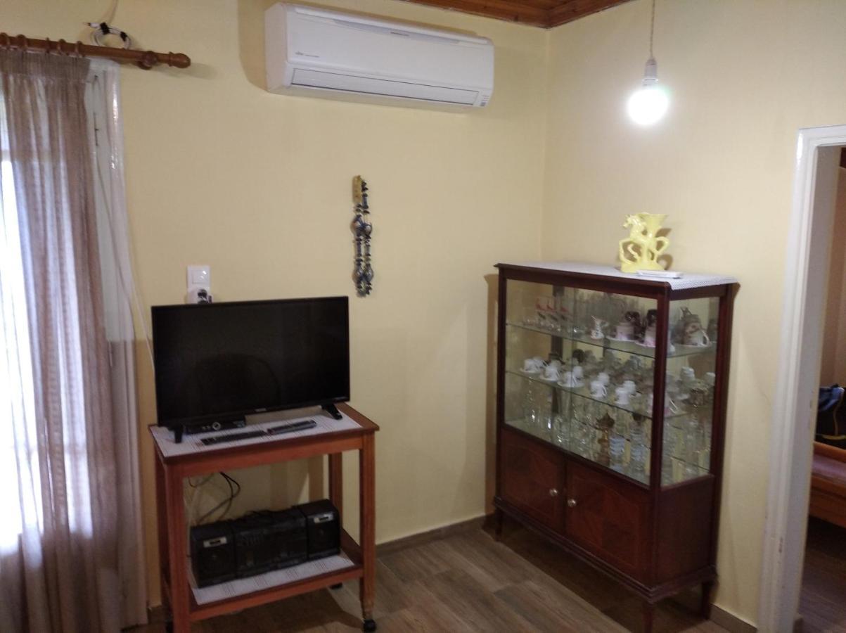 Traditional House With View Drymon Ngoại thất bức ảnh